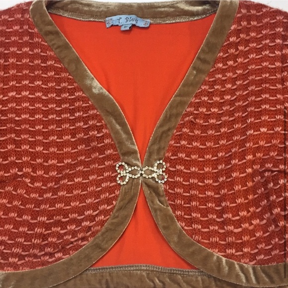 T Bleu Shrug - Picture 4 of 4